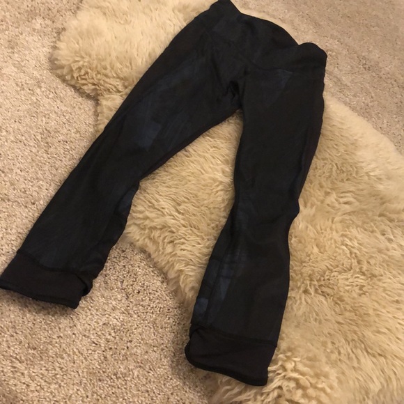 Lululemon Fresh Mesh Run Crop Wind Chill Deep Navy  25” Inseam w Pockets Size 4 - Picture 6 of 16